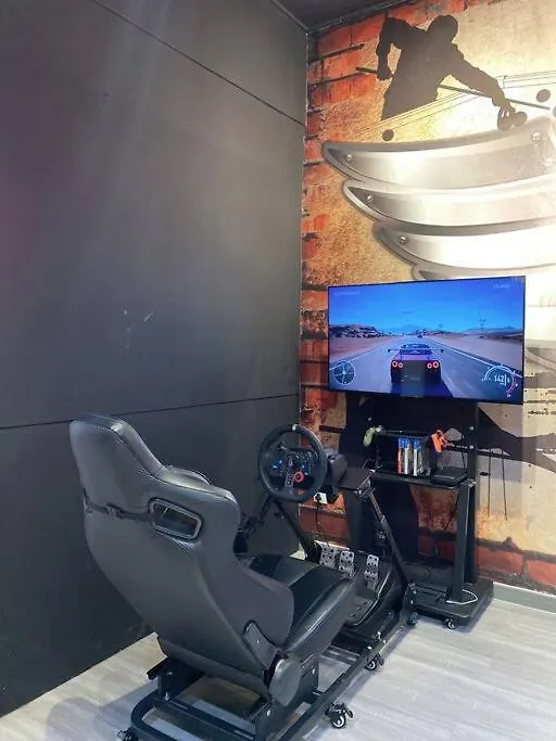 Апартаменты Kltownracingvrkaraoke14Pax Куала-Лумпур 0*,  Малайзия